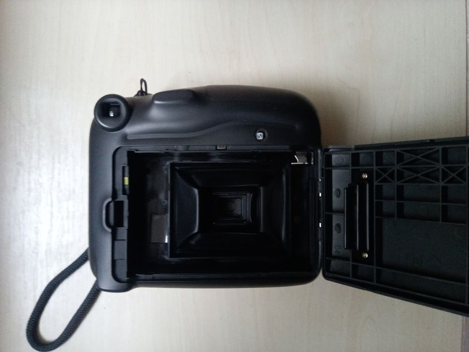 Продам Fujifilm Instax Mini 11
