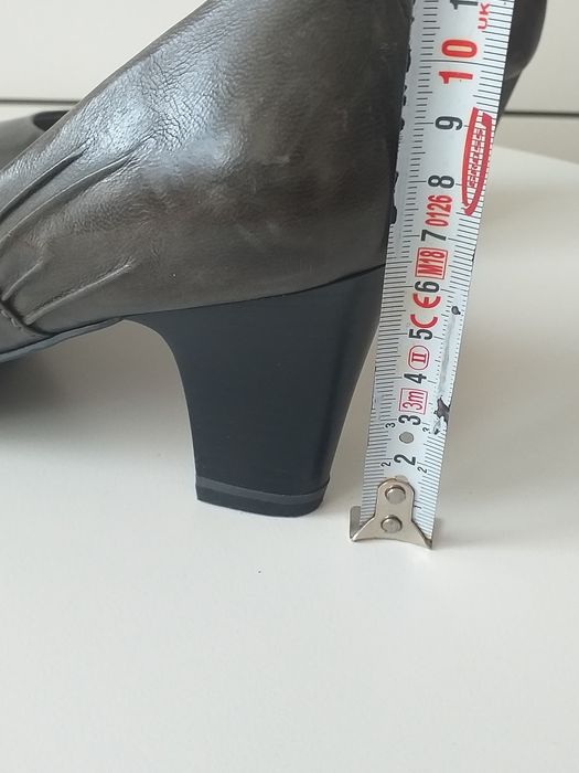 Buty 38 czółenka na obcasie khaki
