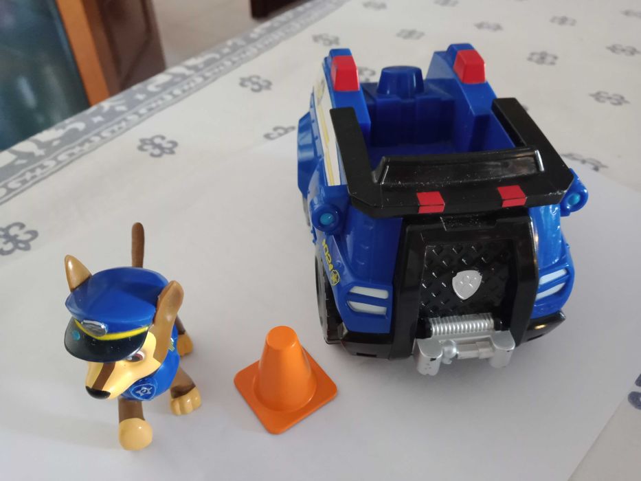 Paw Patrol - Chase + Chase's Vehicle + Badge Pin - KIT64750808449923122