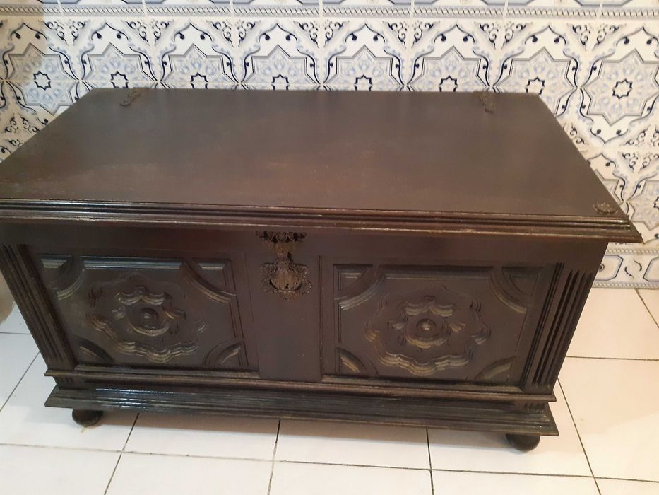 Arca madeira maciça, anos 70, excelente estado