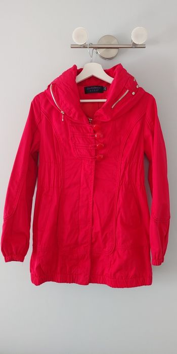 Malinowa kurtka, parka