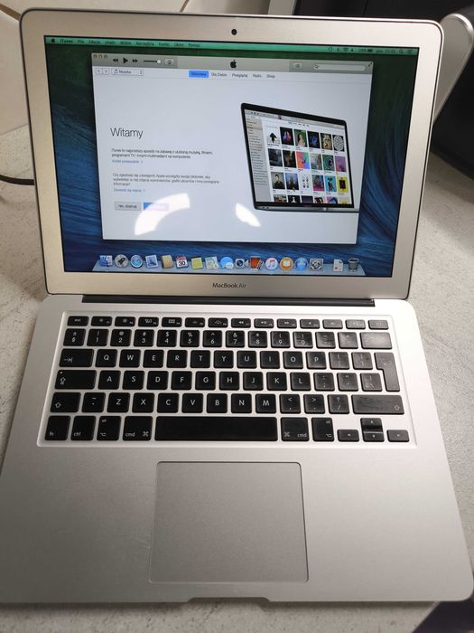Laptop Apple Macbook Air 13 i5 / 4GB / 120 SSD