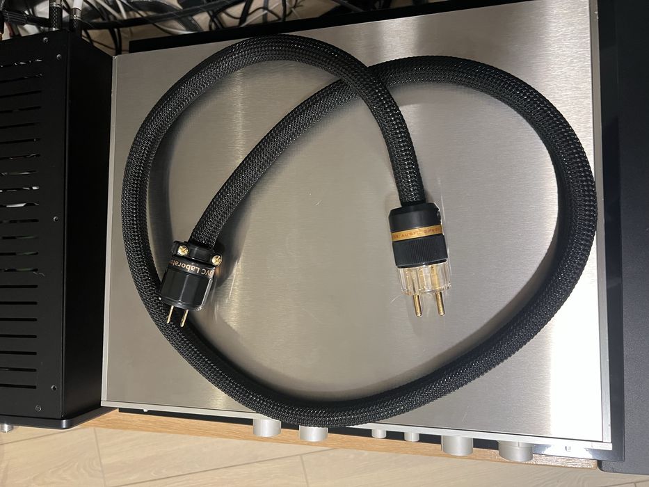 Przedwzmacniacz gramofonowy/liniowy Victor eq-7070