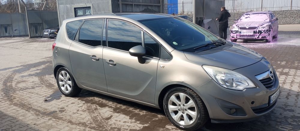 Продам Опель меріва б  2011 року 1.7 дизель 130 кс