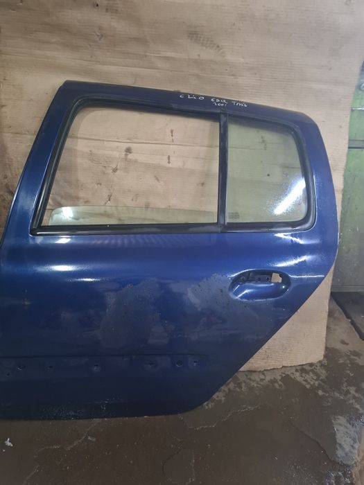 Peça; Porta Tras Esq^ Renault Clio || 2001