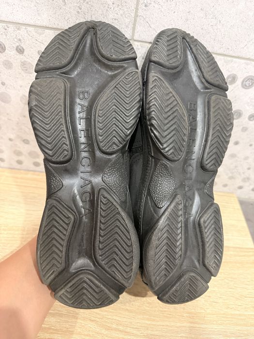 Balenciaga triples rozmiar 40 wkładja 25 cm.