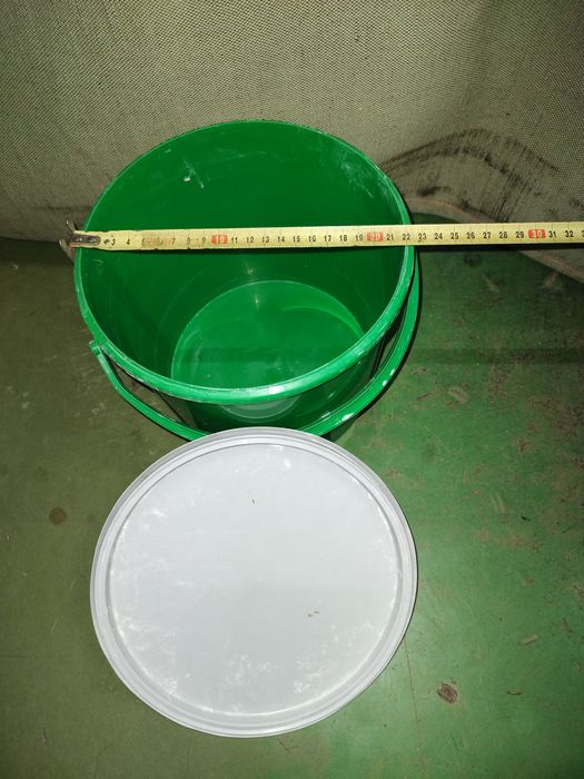 Продам каністри, пластикові відра