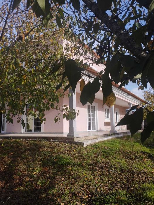 Moradia independente, c/ Acabamentos e Conforto excepcionais Tondela