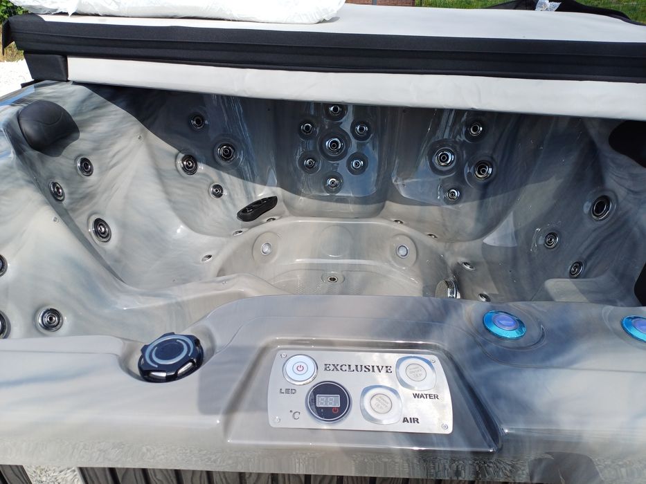 Balia jacuzzi najwyższa jakość spa akryl masaże