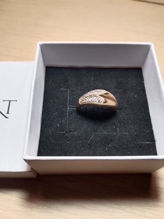 Złoty pierścionek z cyrkoniami pr.585