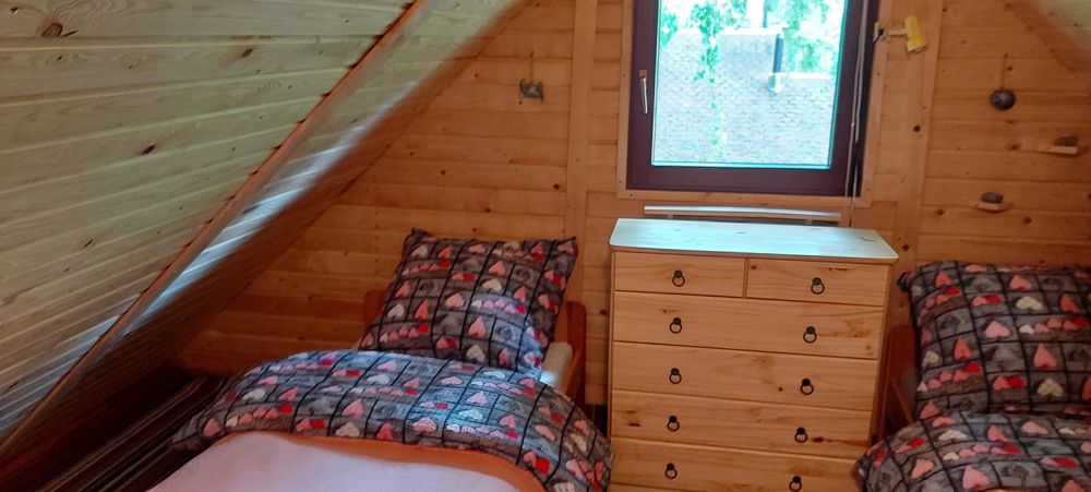 Domek nad Jeziorem Leśniańskim. Okolice Zamku Czocha