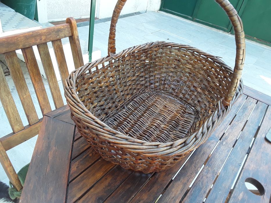 Cesto em Berga ,antigo.