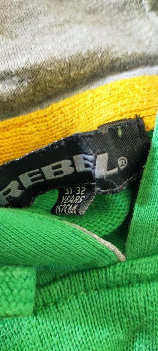 Sweterek z kapturem r. 152