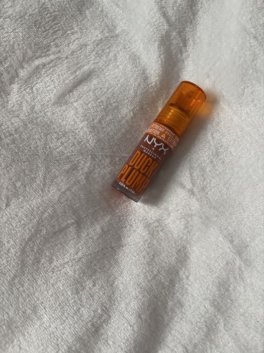 Pomadka nyx duck plump 05 brown of applause