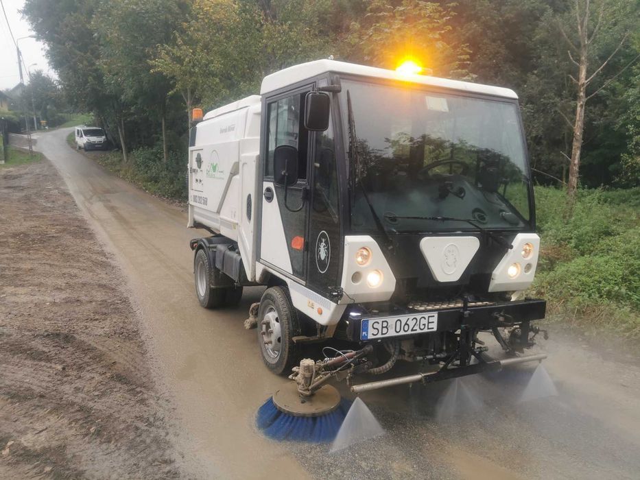 Usługi zamiatarką