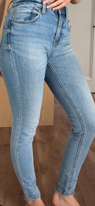 Dżinsy stradivarius