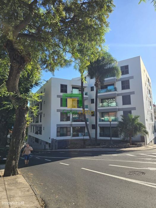 T2 Edifício Funchal Residence