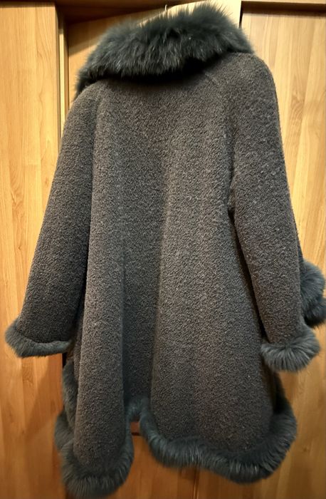 Продам пальто (зима-осінь)