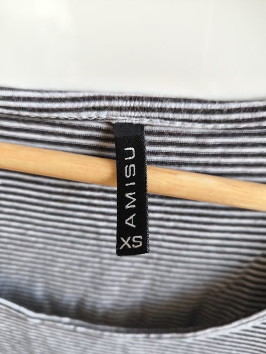 Bluzka w paski, pufki na ramionach