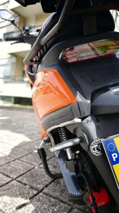 Vende esta mota elétrica