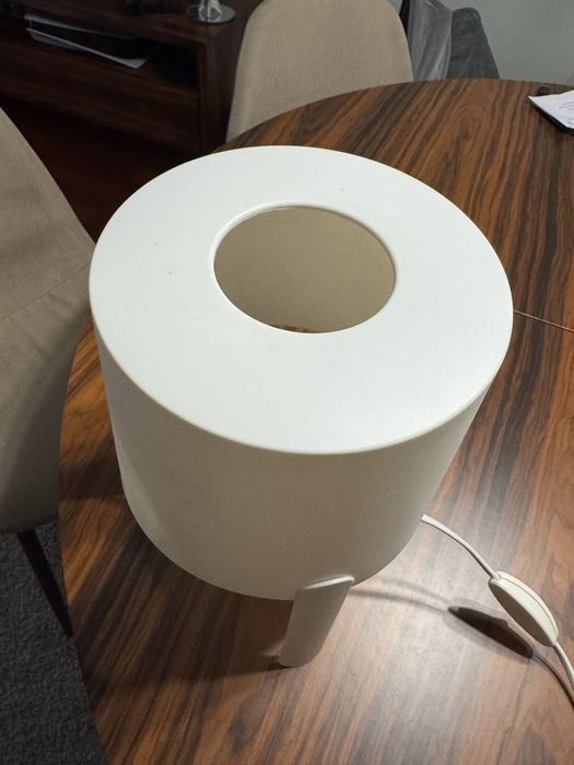 Candeeiro branco plastico IKEA (2)
