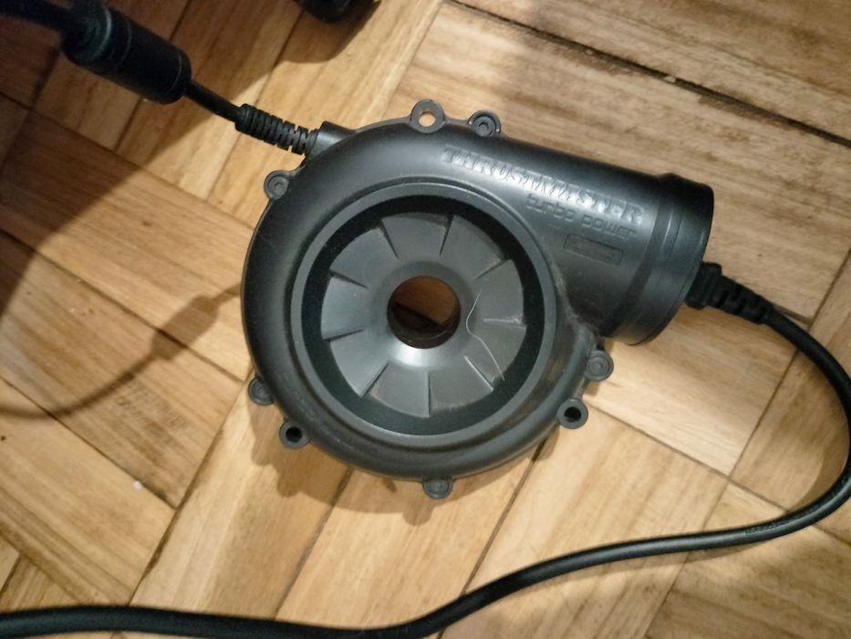 Thrustmaster T-GT 2 + pedais T-LCM