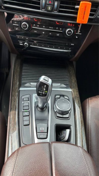 BMW X5 в Кузові F15