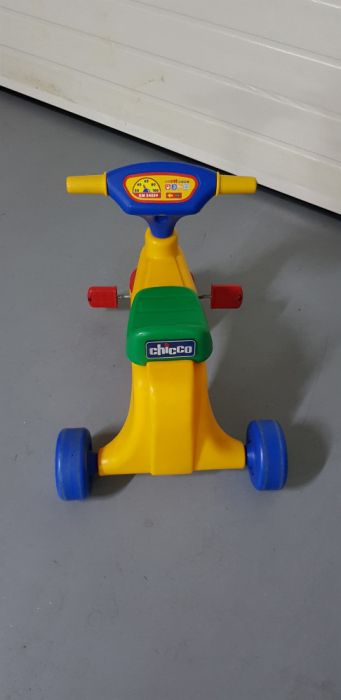 Triciclo Chicco para criança