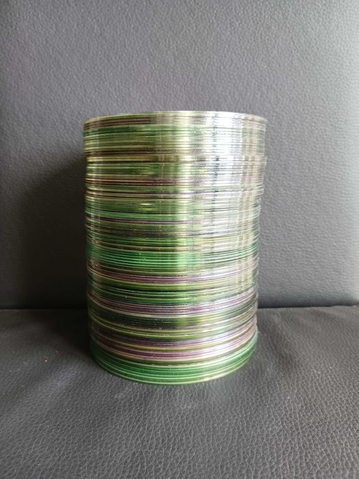 Lote de 120 CD's , usados, inutilizados e obsoletos .