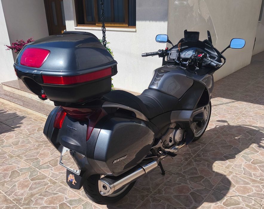 Honda Deauville 700