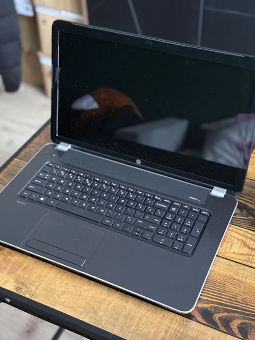 Laptop hp 17-e135sw+ myszka bezprzewodowa