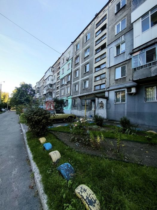 Продам 3 кімнатну квартиру. Під ремонт. Р-н Вокзалів