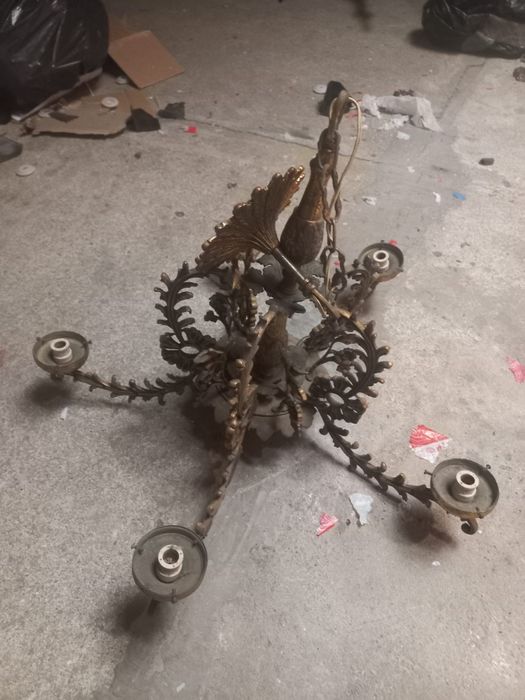 Candeeiros antigos de tecto em bronze