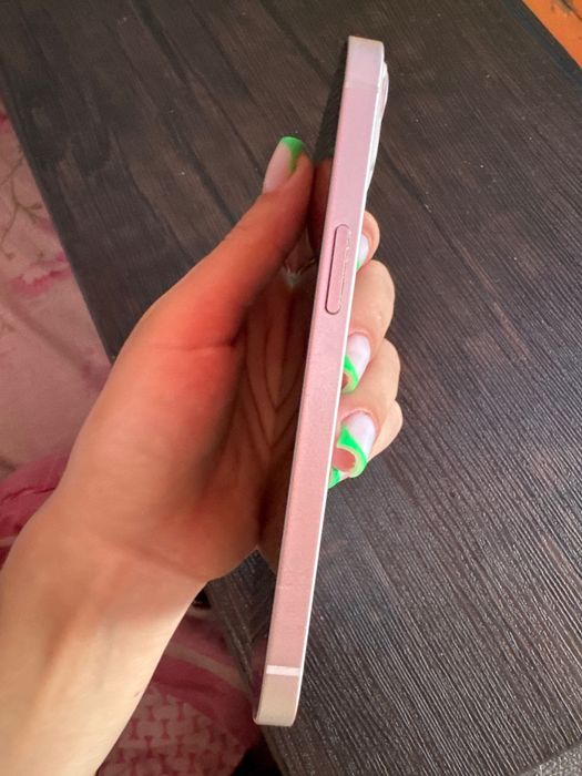 iPhone 13 в хорошем состоянии