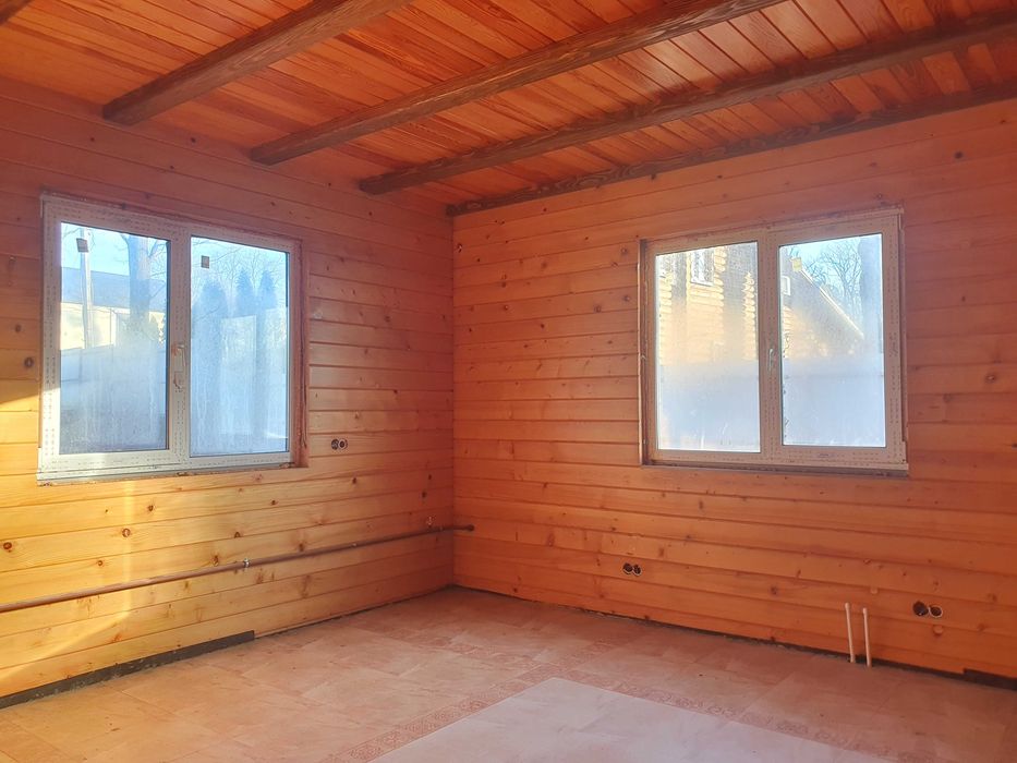Буча продаж зруба з комунікаціями, асфальтований під'їзд.