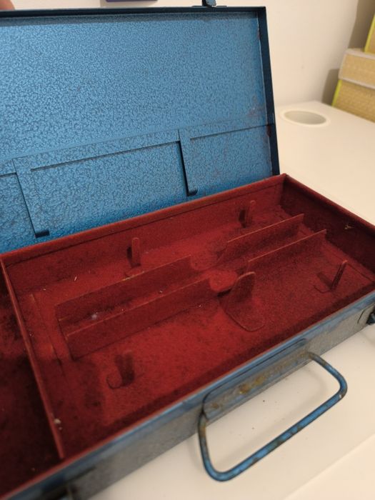 Caixa vintage de ferramentas