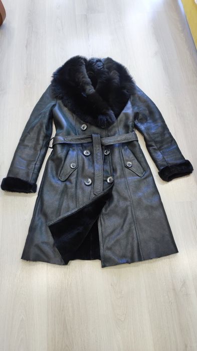 Продаю новую женскую дублёнку.