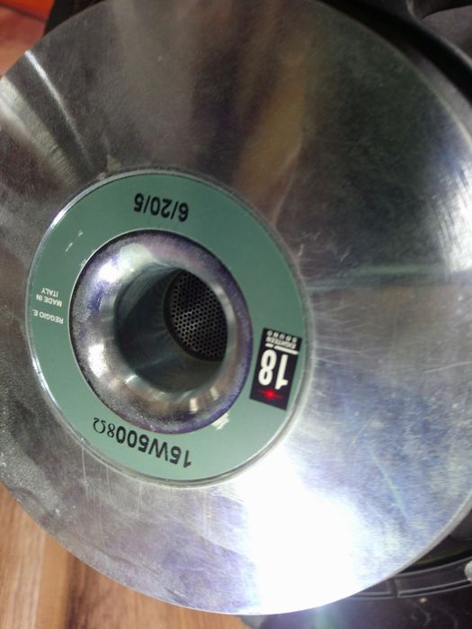 Комплект звукового обладнання.