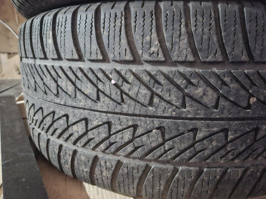 285 45 R20 24р.шини Goodyear