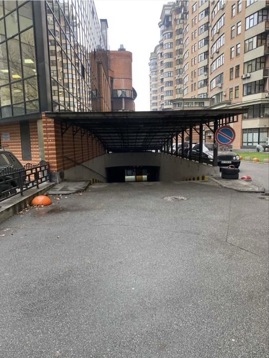 Здам паркінг . Старонаводниціка 13