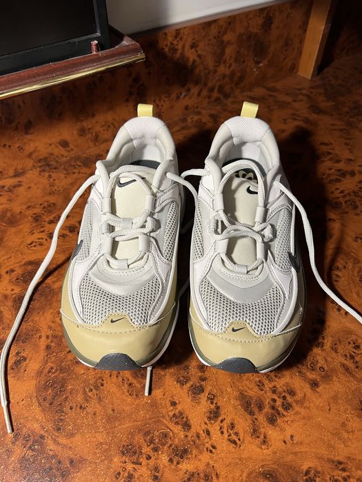 Кросівки Nike Air Max Bliss NN