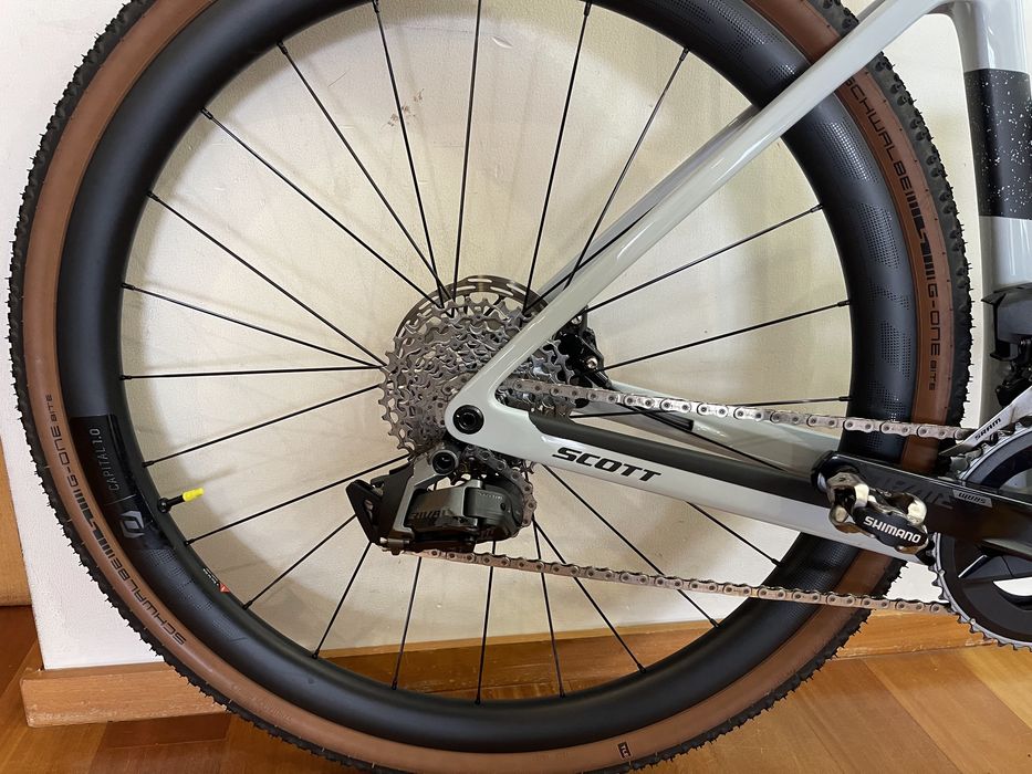 Scott Addict Gravel 20 AXS Rival