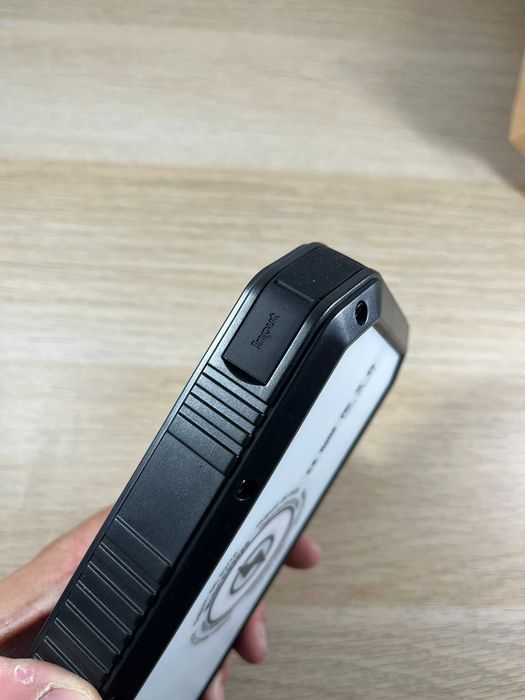 Powerbank 20000mAh c/ painel solar, carregamento sem fios e lanterna