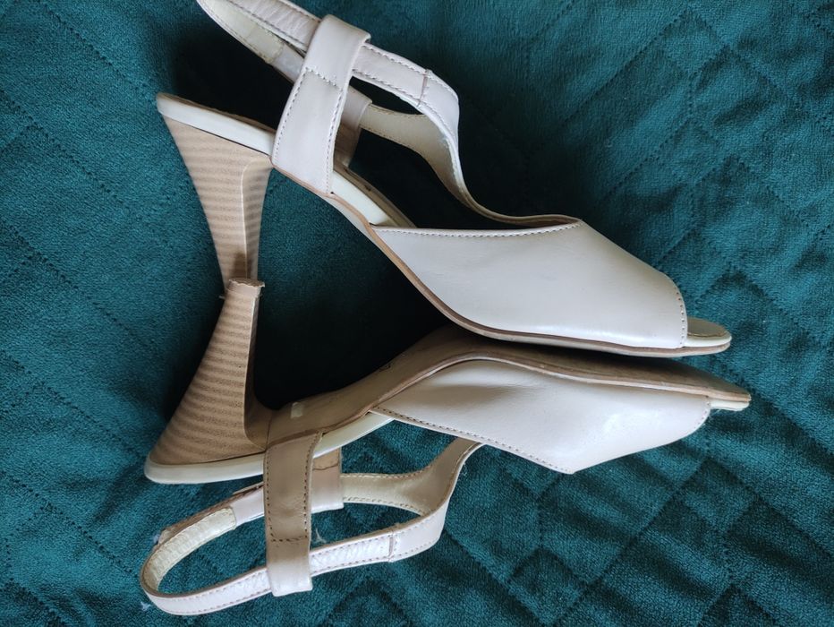 Skórzane sandały na obcasie rozmiar 37