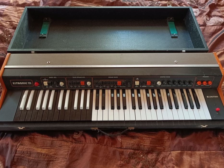 Organy/syntezator UNITRA Eltronic 109