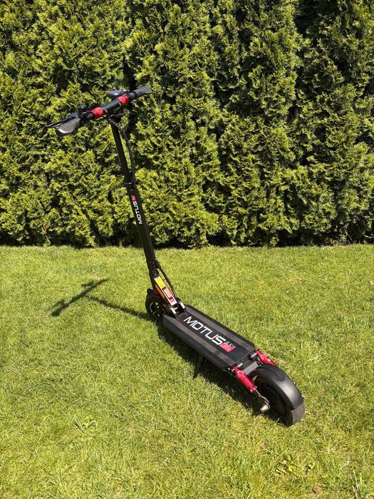 Hulajnoga elektryczna Motus 8.5 pro lite z ładowarką