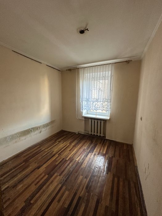 Продам 3 кім квартиру в  центрі вул Каракая можливий продаж під державні програми постанови ваучери сертифікати