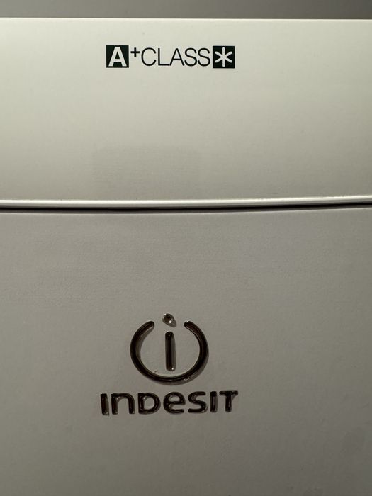Lodowka Indesit 180cm