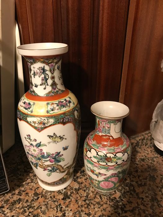 Vasos chineses de loiça, altura 32cm e 20cm