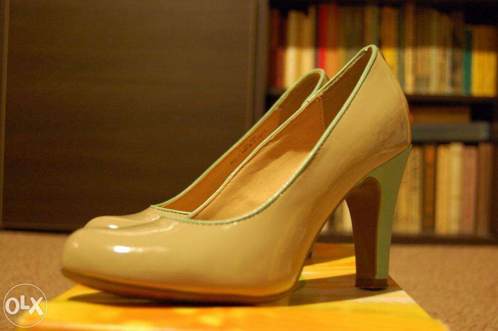 Czółenka lakierowane Graceland 36